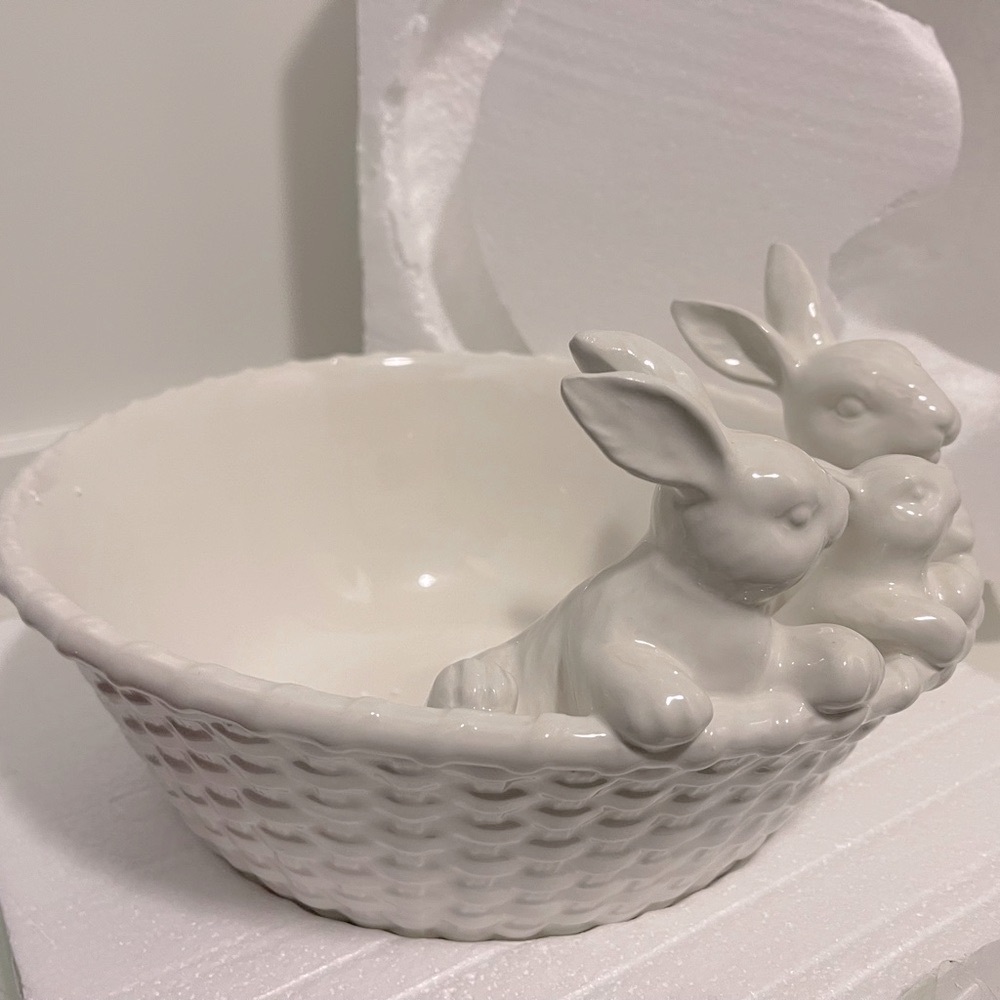New with Tags- Pottery Barn Bunny Trio Basket Large Serving Bowl - White NIB #2 - Picture 7 of 14